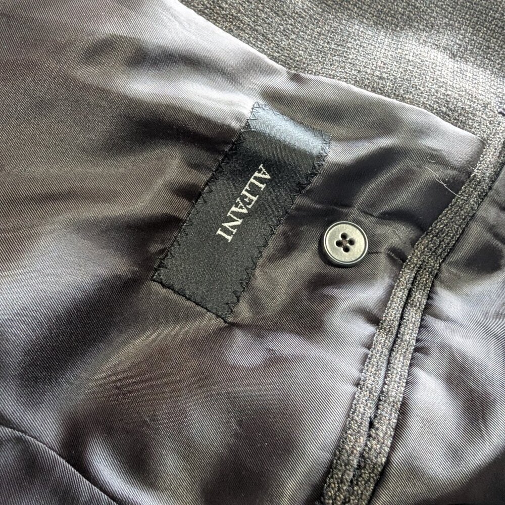 Classy Men's Alfani Sport Coat Brown Center Vent - Picture 5 of 5